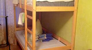 Гостиница Мини Хостел Странник Омск Спальное место на двухъярусной кровати в общем номере для мужчин-3