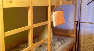 Гостиница Мини Хостел Странник Омск Спальное место на двухъярусной кровати в общем номере для мужчин-1